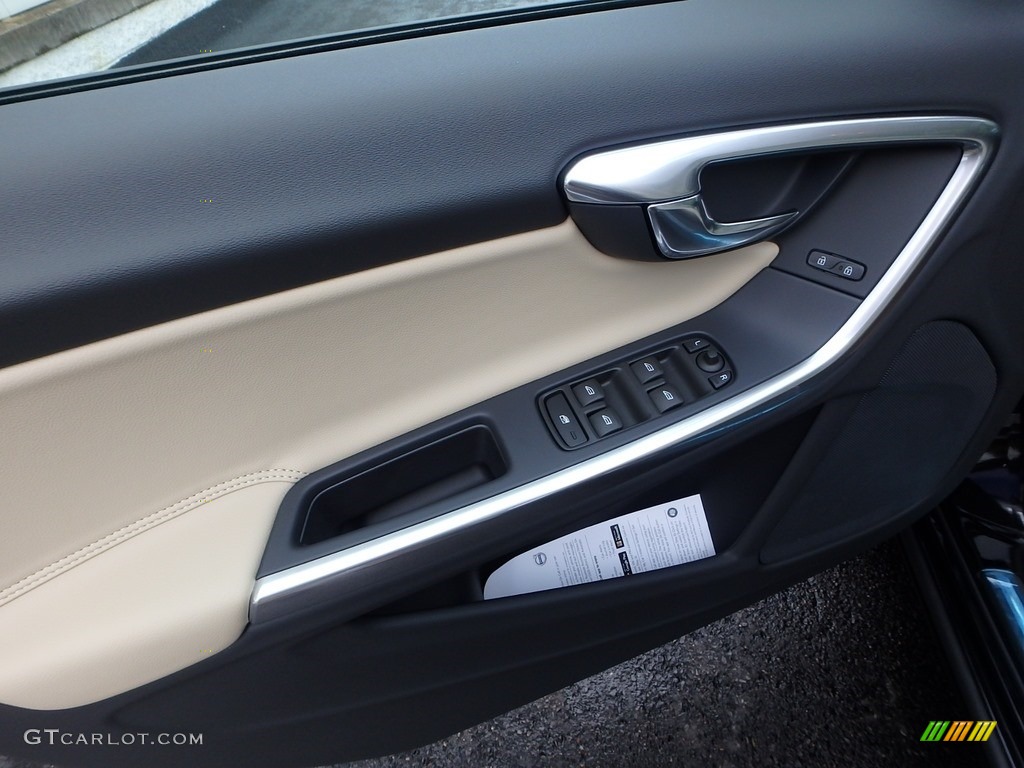 2018 Volvo S60 T5 AWD Dynamic Black Door Panel Photo #121390286