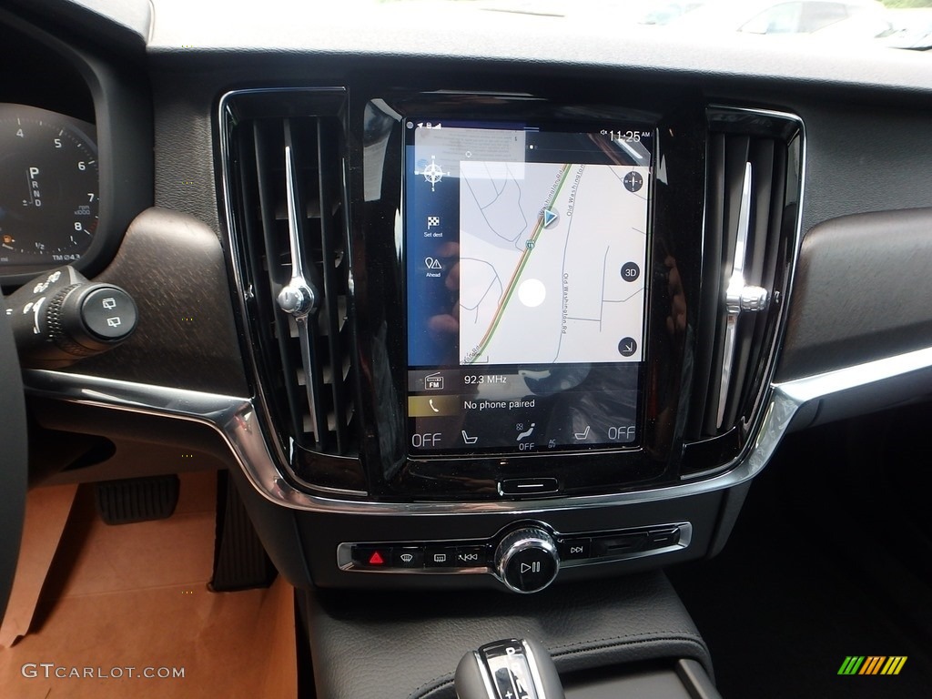 2018 Volvo V90 Cross Country T5 AWD Controls Photo #121391815