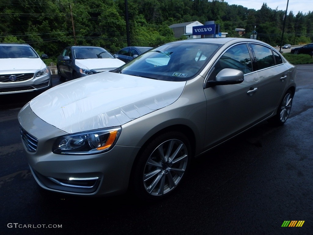 Luminous Sand Metallic 2017 Volvo S60 T5 Exterior Photo #121392725