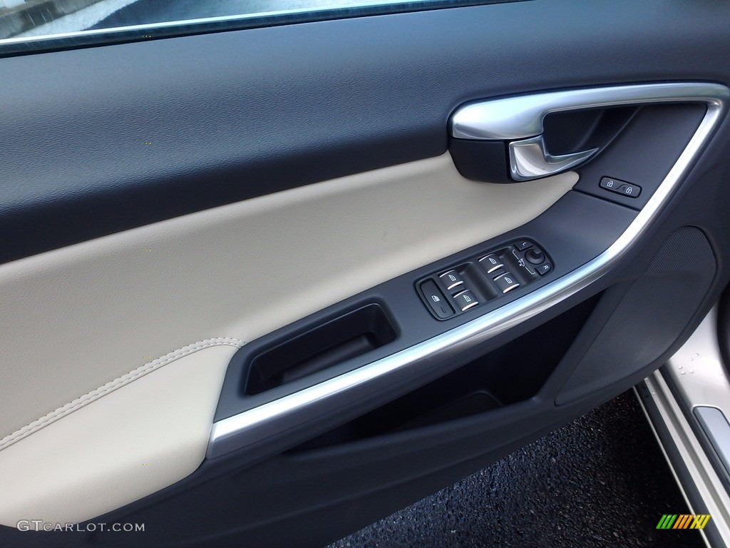 2017 Volvo S60 T5 Soft Beige Door Panel Photo #121392839