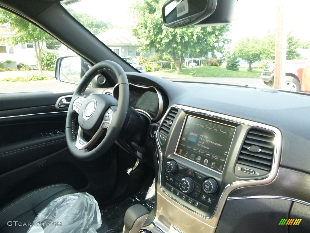 2017 Grand Cherokee Limited 4x4 - Diamond Black Crystal Pearl / Black photo #10