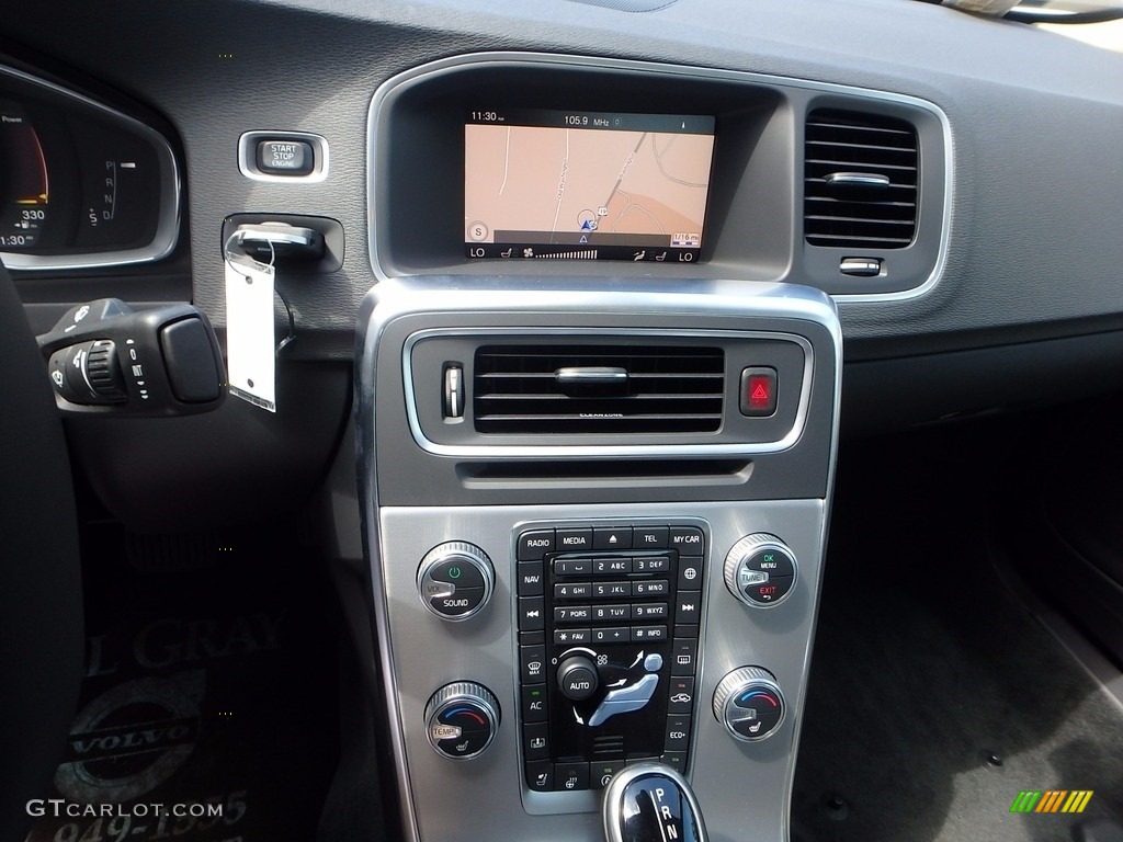 2017 Volvo S60 T5 Controls Photo #121392938
