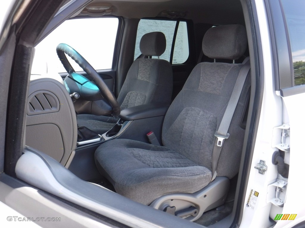 2004 Envoy SLE 4x4 - Summit White / Medium Pewter photo #16
