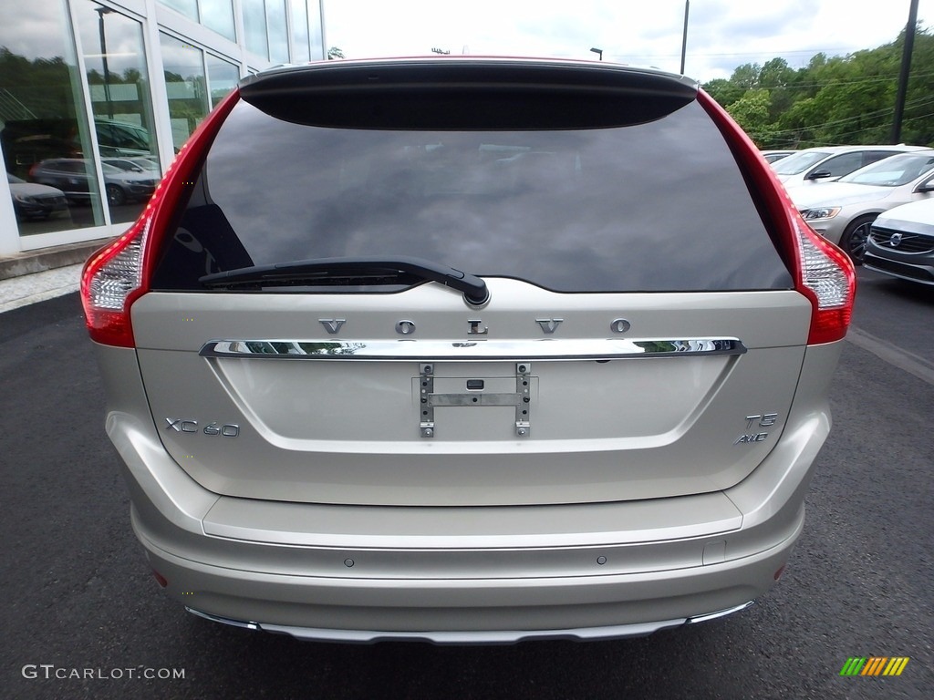 2017 XC60 T5 AWD Inscription - Luminous Sand Metallic / Soft Beige photo #3