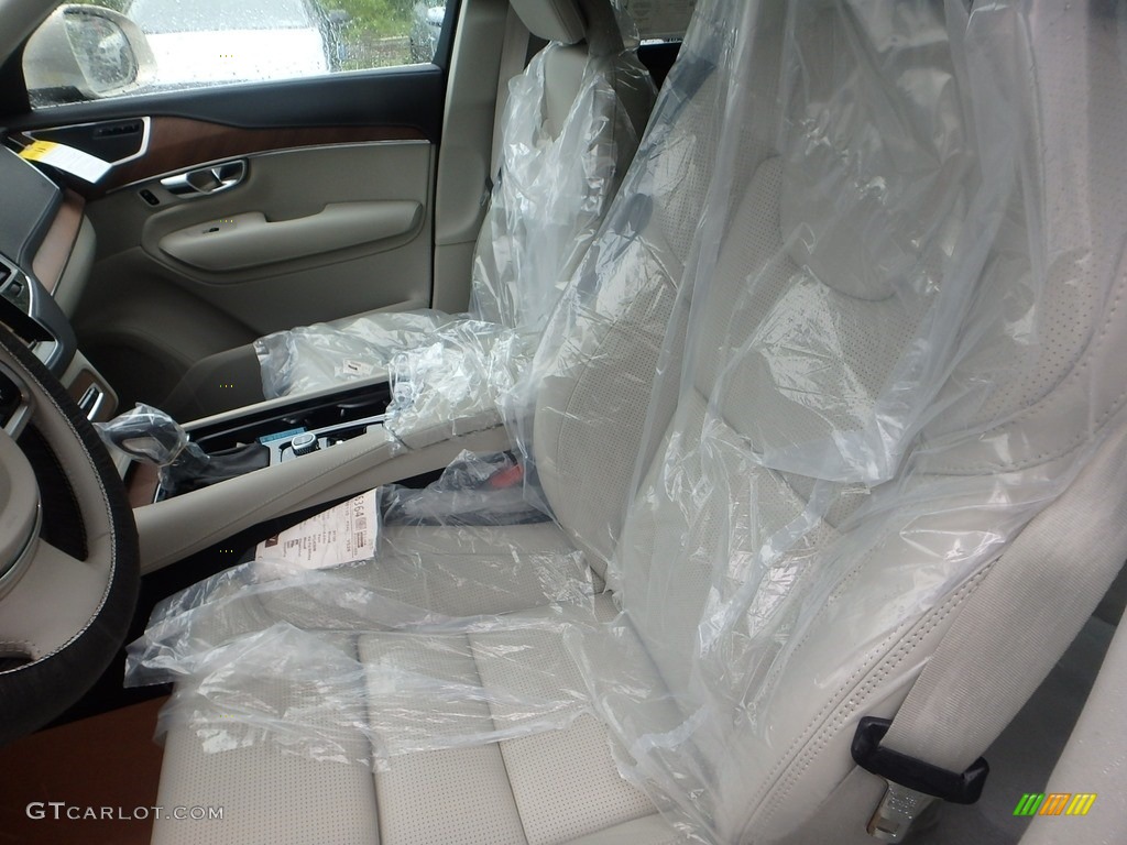 2017 Volvo XC90 T6 AWD Front Seat Photo #121395333