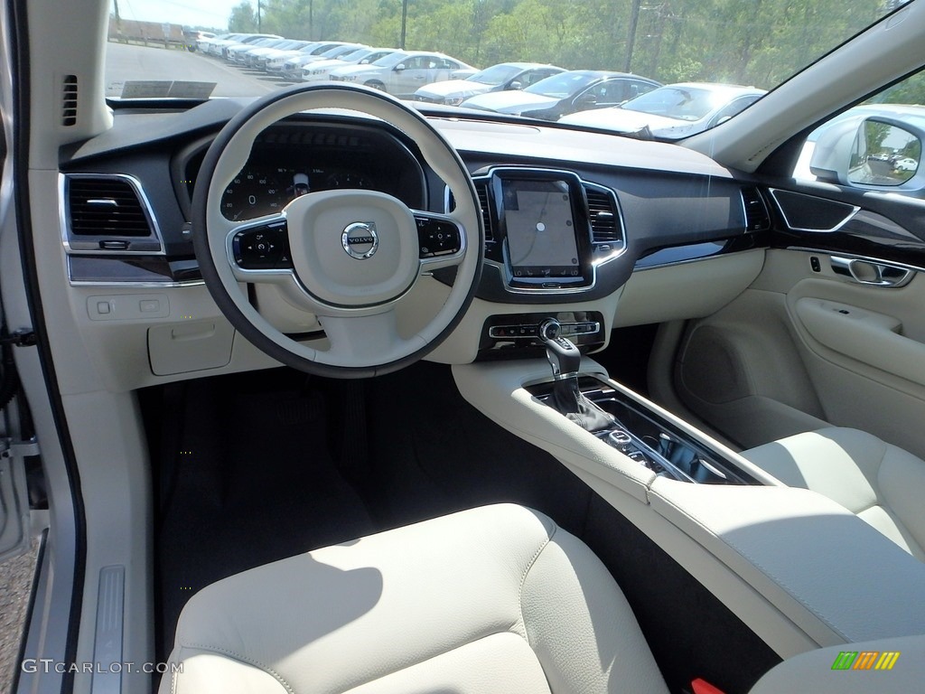 2017 Volvo XC90 T6 AWD Front Seat Photo #121396462