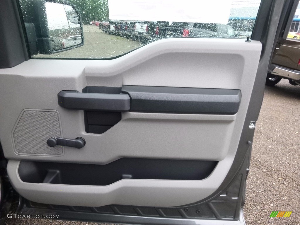 2017 F150 XL Regular Cab 4x4 - Magnetic / Earth Gray photo #3