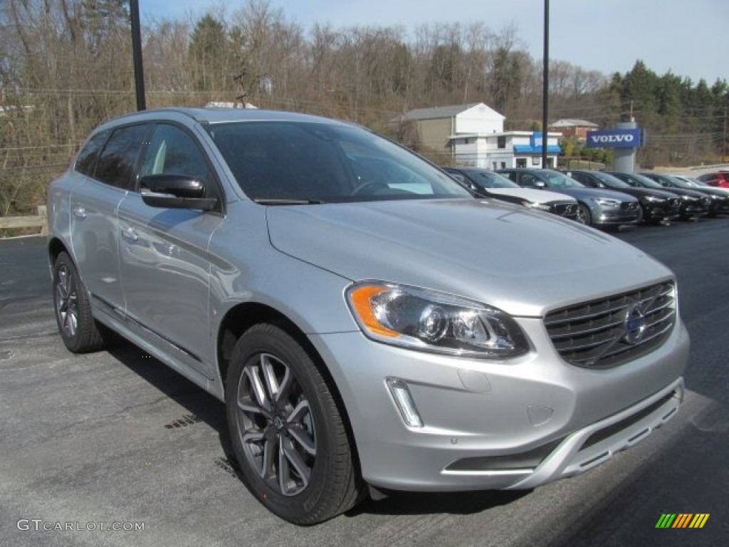 Bright Silver Metallic 2017 Volvo XC60 T6 AWD Dynamic Exterior Photo #121398854