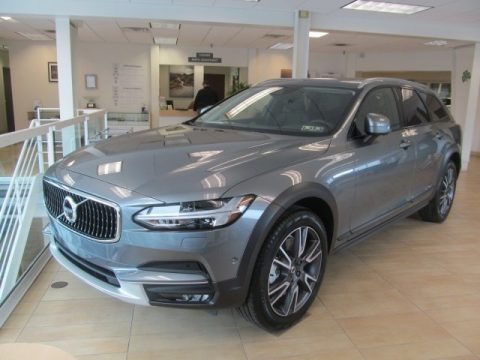 2017 Volvo V90 Cross Country