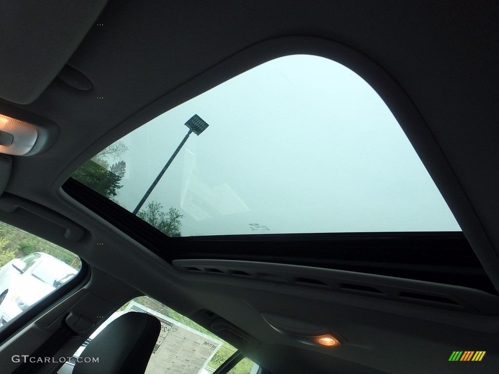 2017 Volvo V60 T5 Sunroof Photo #121399586