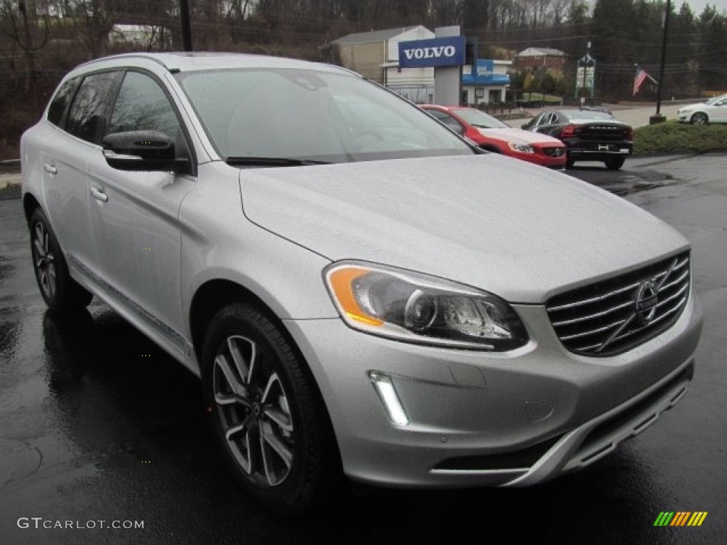 Bright Silver Metallic 2017 Volvo XC60 T6 AWD Dynamic Exterior Photo #121399946