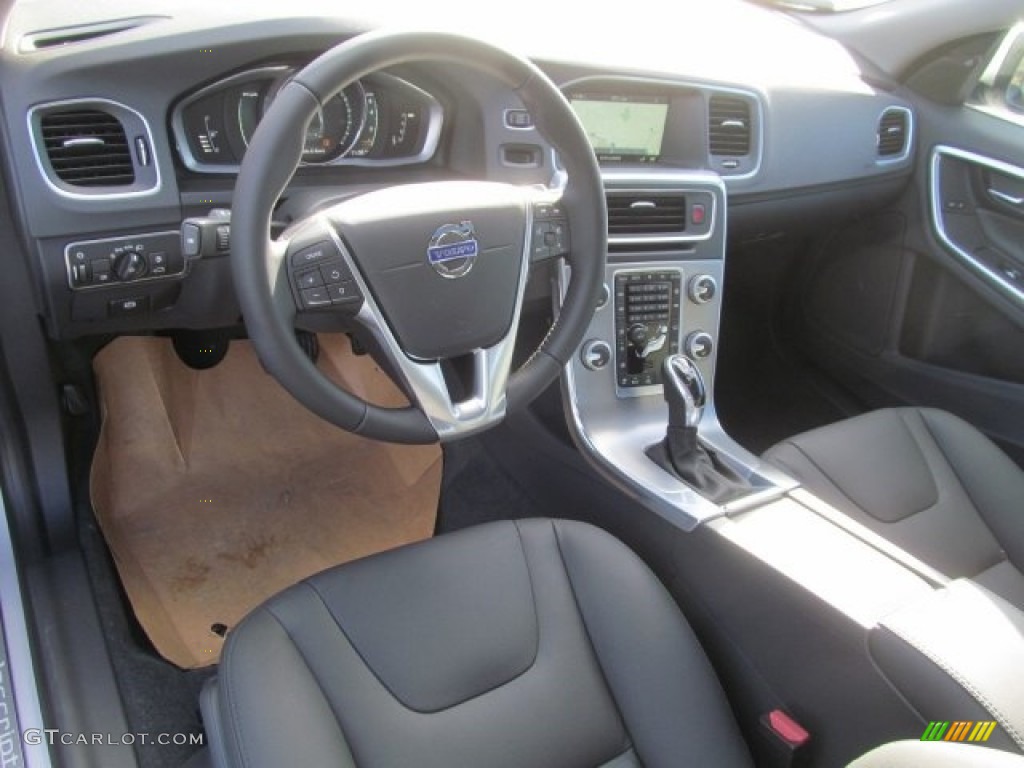 Off Black Interior 2017 Volvo S60 T5 AWD Photo #121400328