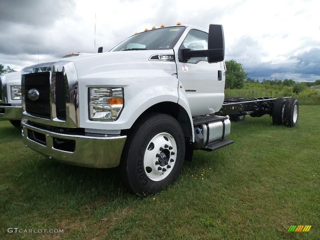 Oxford White 2017 Ford F650 Super Duty Regular Cab Chassis Exterior Photo #121404578