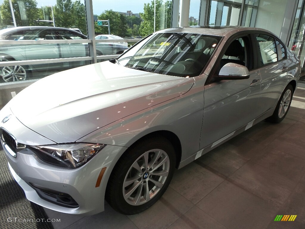 2017 3 Series 320i xDrive Sedan - Glacier Silver Metallic / Black photo #3