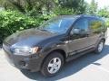 2010 Labrador Black Pearl Mitsubishi Outlander ES 4WD  photo #2