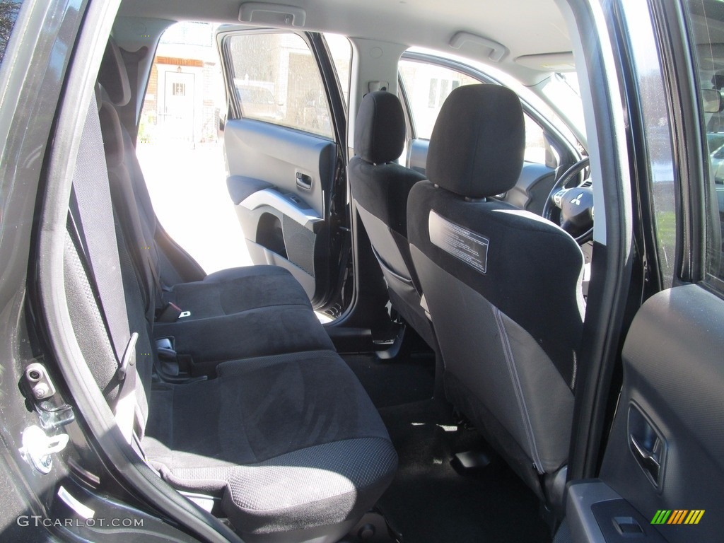 2010 Outlander ES 4WD - Labrador Black Pearl / Black photo #27