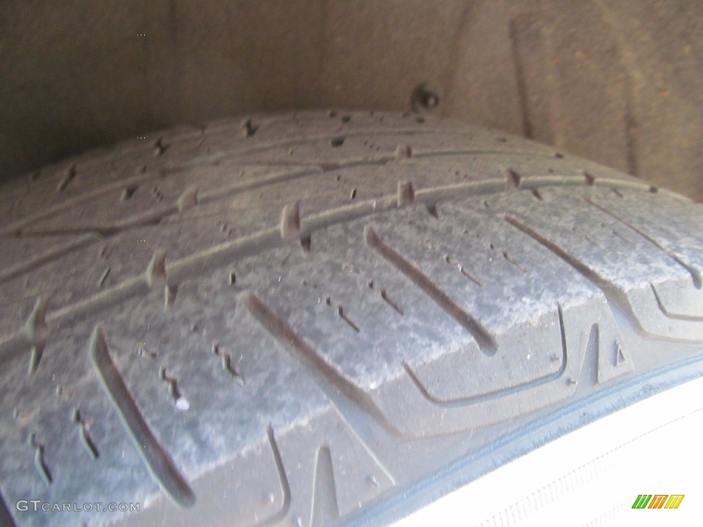 2010 Outlander ES 4WD - Labrador Black Pearl / Black photo #45
