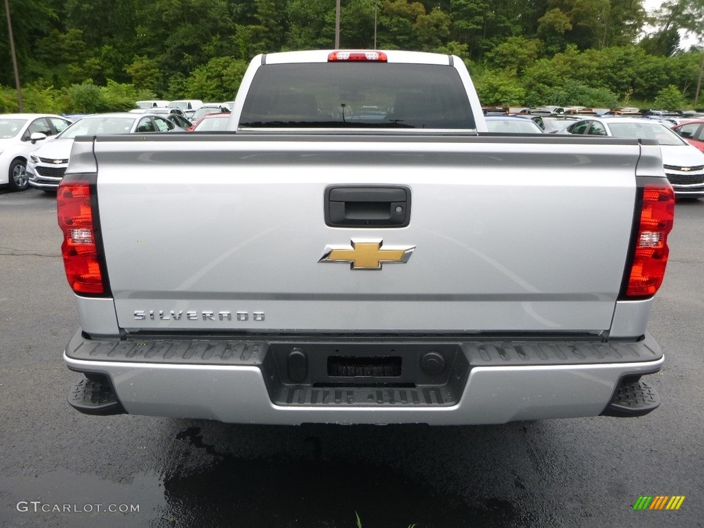 2017 Silverado 1500 Custom Double Cab 4x4 - Silver Ice Metallic / Dark Ash/Jet Black photo #4