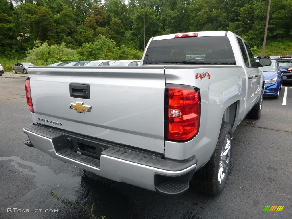 2017 Silverado 1500 Custom Double Cab 4x4 - Silver Ice Metallic / Dark Ash/Jet Black photo #5