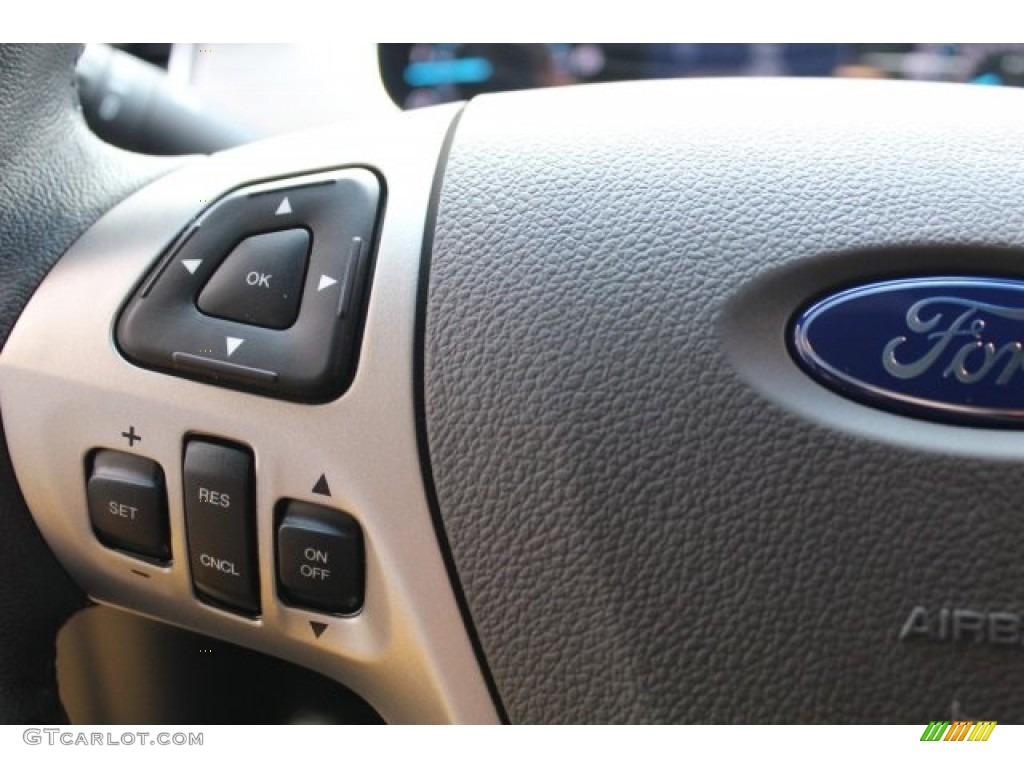 2017 Ford Taurus SEL Controls Photo #121412421