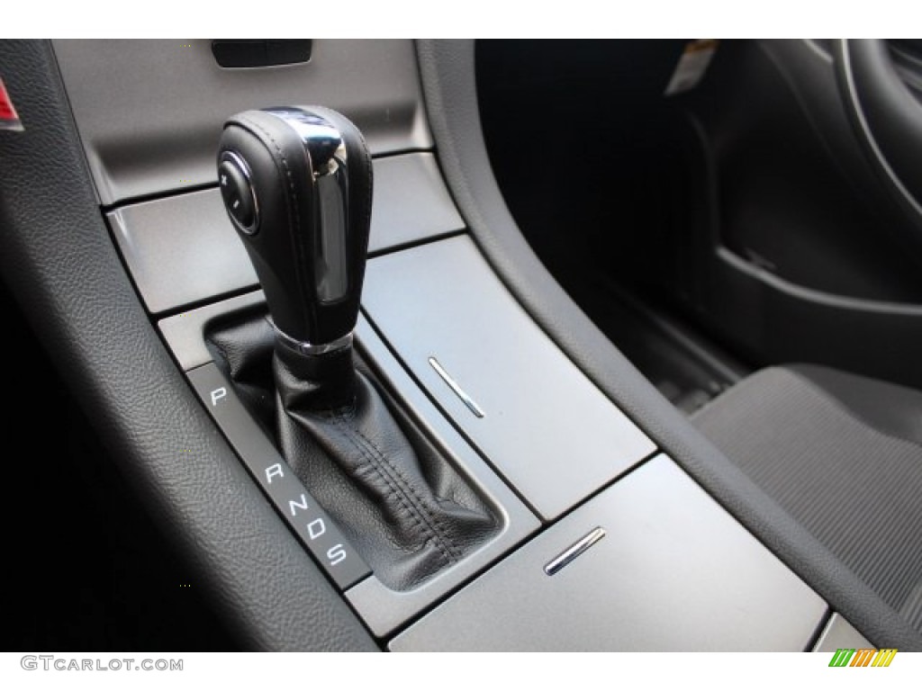 2017 Ford Taurus SEL Transmission Photos