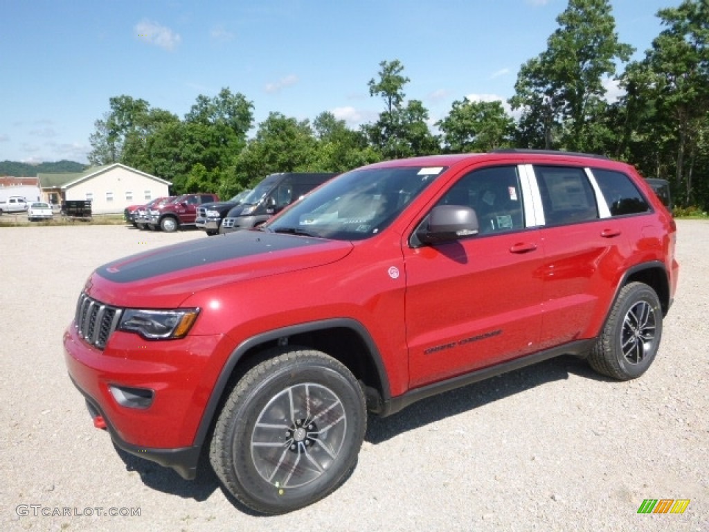 2017 Grand Cherokee Trailhawk 4x4 - Redline 2 Coat Pearl / Black photo #1