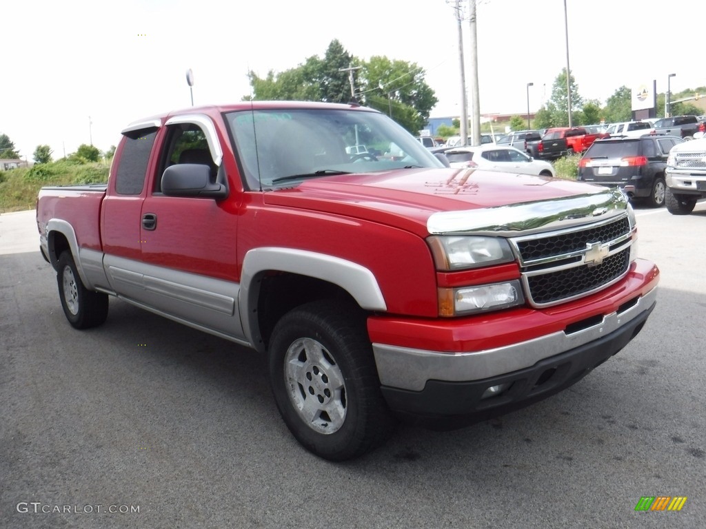 2006 Silverado 1500 Z71 Extended Cab 4x4 - Victory Red / Medium Gray photo #8