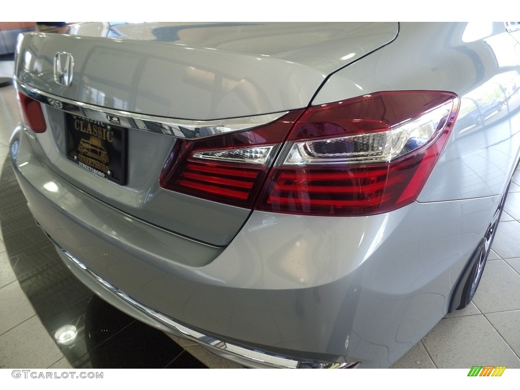 2017 Accord EX-L Sedan - Lunar Silver Metallic / Black photo #5