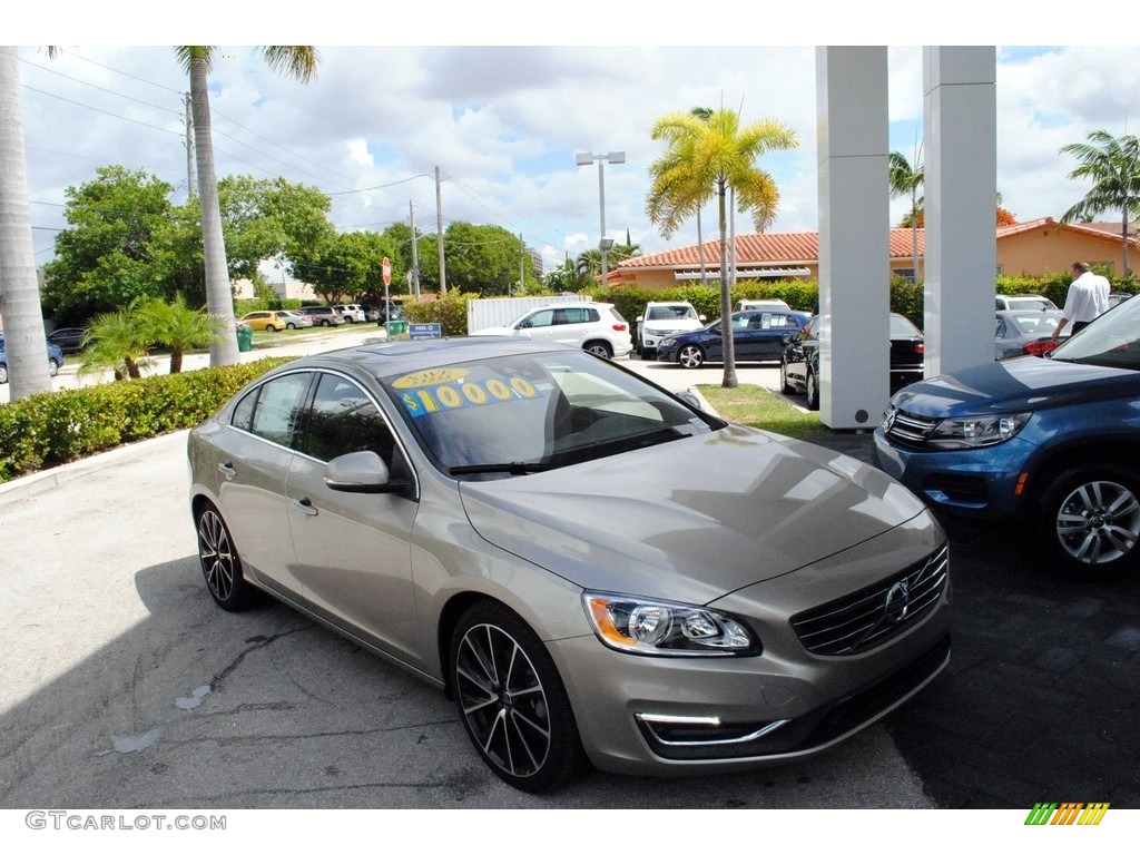 2016 S60 T5 Drive-E - Seashell Metallic / Beechwood/Off-Black photo #1