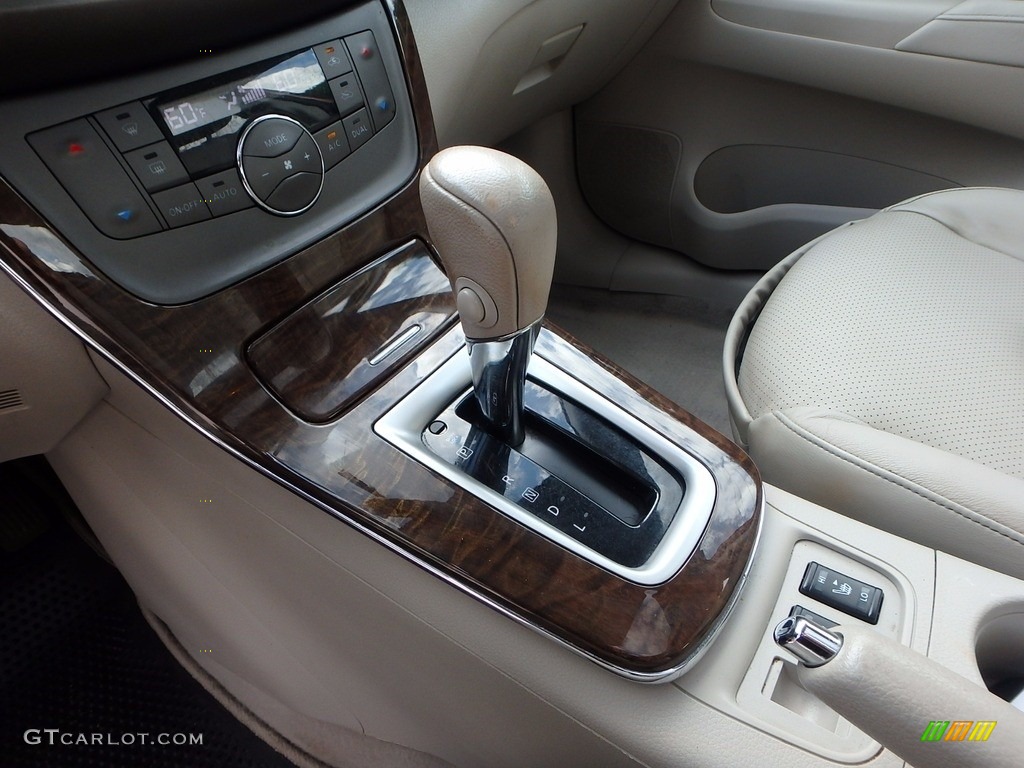 2014 Sentra SR - Red Brick / Charcoal photo #20