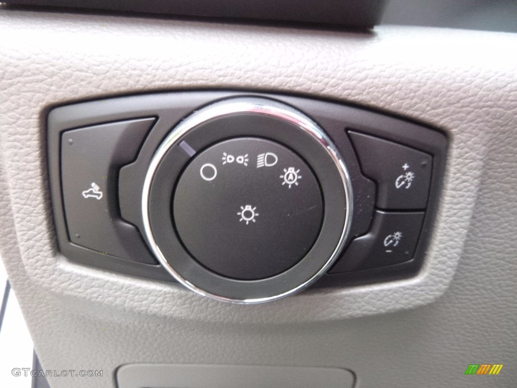 2017 F150 XL Regular Cab - Oxford White / Earth Gray photo #19