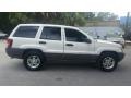 Stone White - Grand Cherokee Laredo Photo No. 2