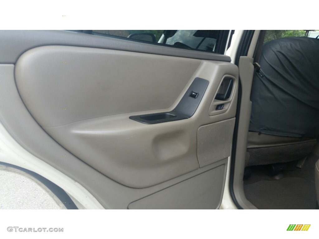 2003 Grand Cherokee Laredo - Stone White / Dark Slate Gray photo #13
