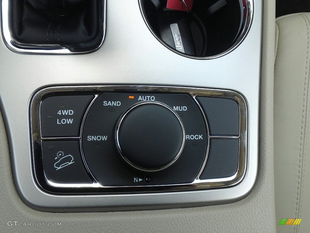 2017 Grand Cherokee Limited 4x4 - Diamond Black Crystal Pearl / Black photo #17