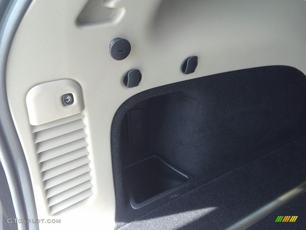 2017 Grand Cherokee Limited 4x4 - Diamond Black Crystal Pearl / Black photo #25