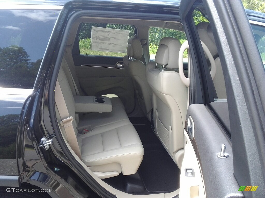 2017 Grand Cherokee Limited 4x4 - Diamond Black Crystal Pearl / Black photo #26