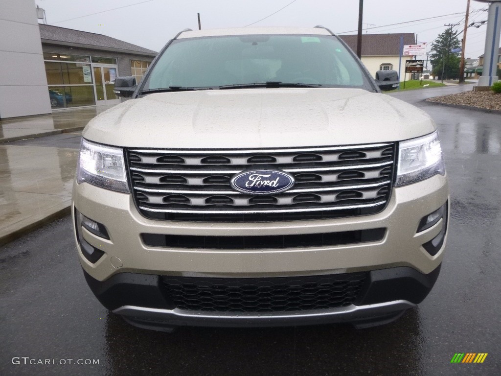 2017 Explorer XLT 4WD - White Gold / Ebony Black photo #2