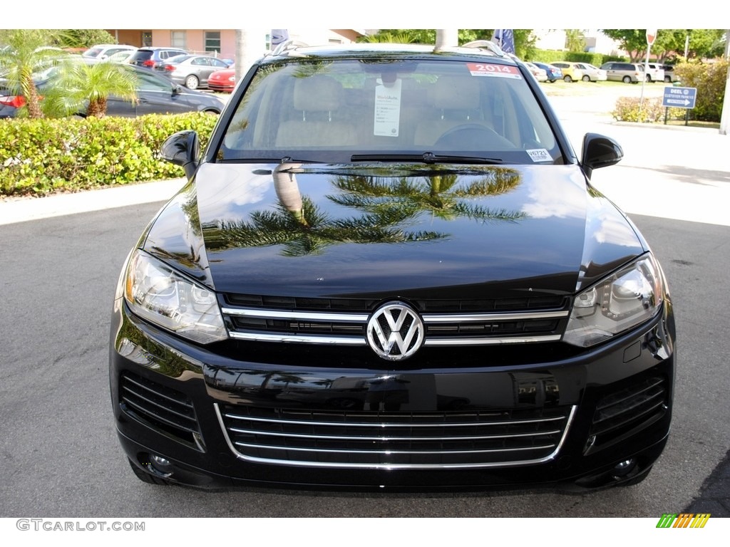 2014 Touareg V6 Lux 4Motion - Black / Cornsilk Beige photo #3