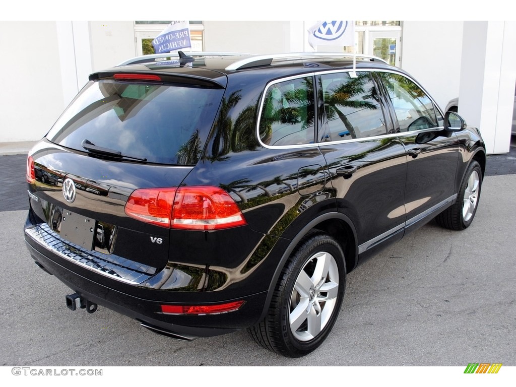 2014 Touareg V6 Lux 4Motion - Black / Cornsilk Beige photo #9