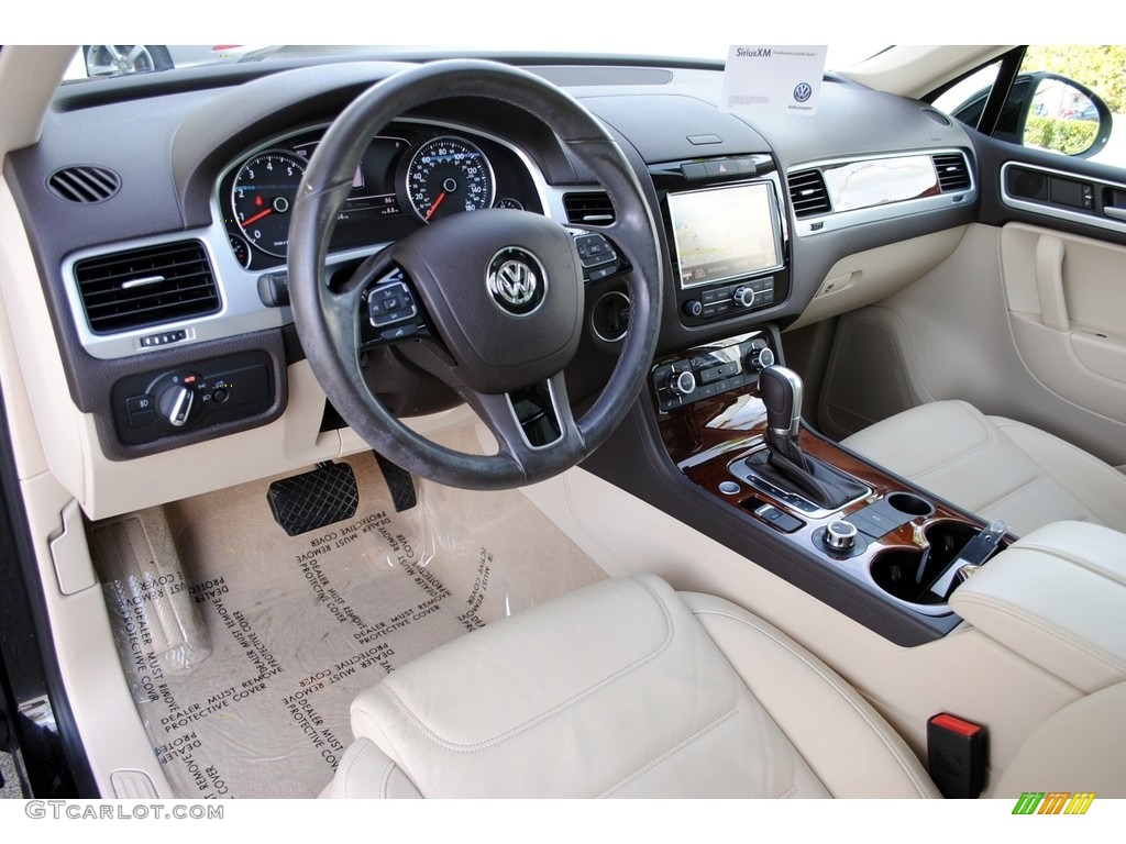 2014 Touareg V6 Lux 4Motion - Black / Cornsilk Beige photo #15