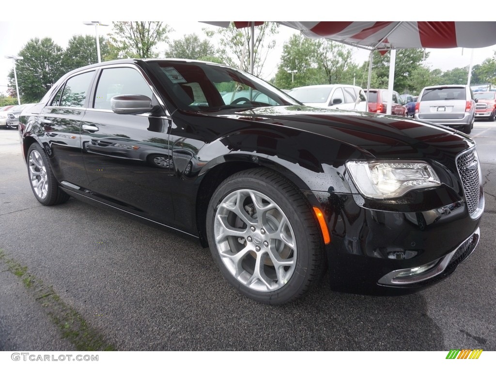 2017 300 C Platinum - Gloss Black / Black photo #4