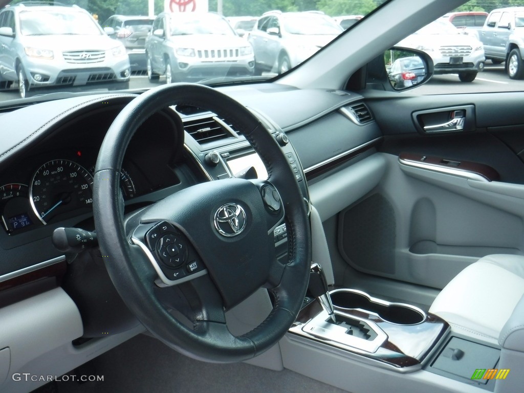 2014 Camry XLE - Classic Silver Metallic / Ash photo #12