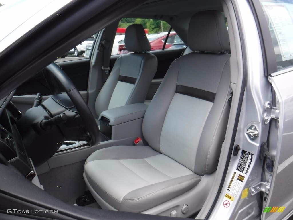 2014 Camry XLE - Classic Silver Metallic / Ash photo #13
