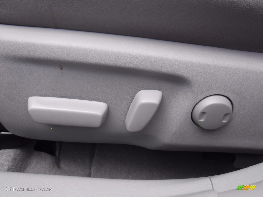 2014 Camry XLE - Classic Silver Metallic / Ash photo #14