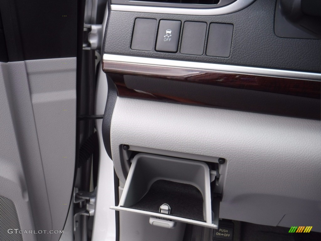 2014 Camry XLE - Classic Silver Metallic / Ash photo #16