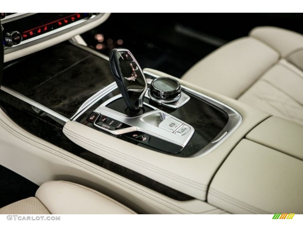 2018 7 Series 740i Sedan - Black Sapphire Metallic / Ivory White/Black photo #7