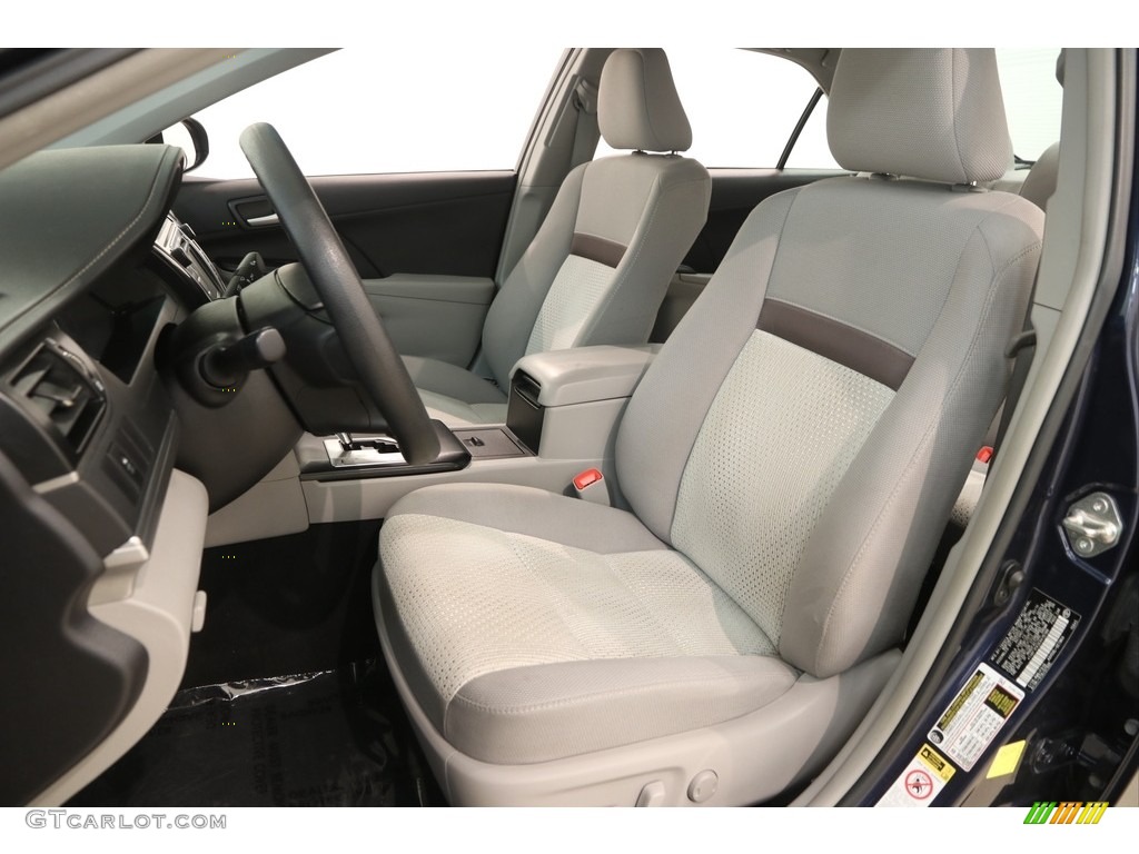 2014 Camry LE - Parisian Night Pearl / Ash photo #5
