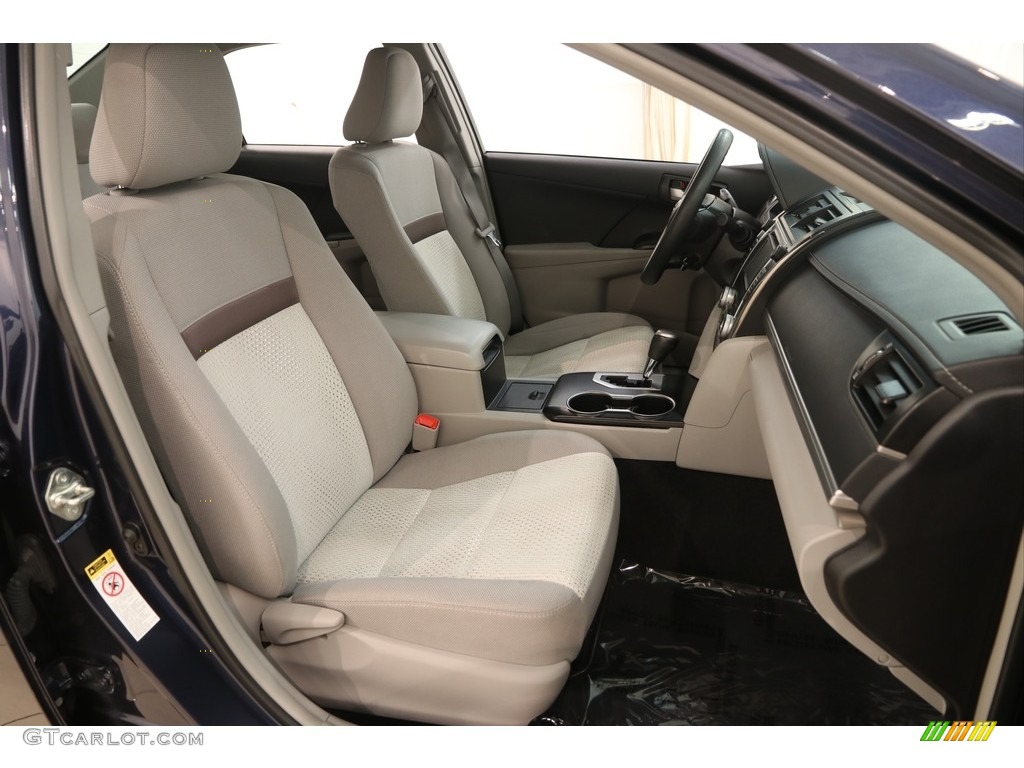 2014 Camry LE - Parisian Night Pearl / Ash photo #10