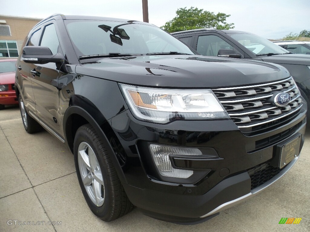 2017 Explorer XLT 4WD - Shadow Black / Ebony Black photo #1