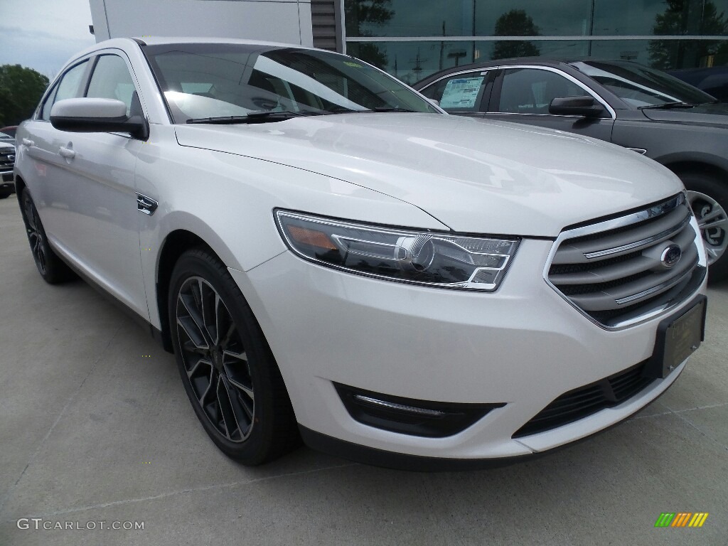 2017 Ford Taurus SEL Exterior Photos